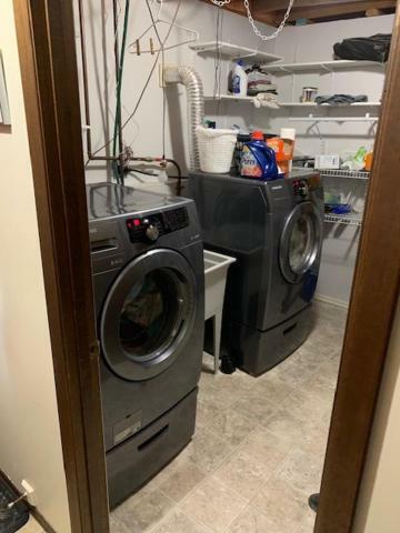 Newly Renovated Basement Suite! Lethbridge Dış mekan fotoğraf
