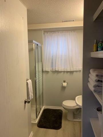 Newly Renovated Basement Suite! Lethbridge Dış mekan fotoğraf